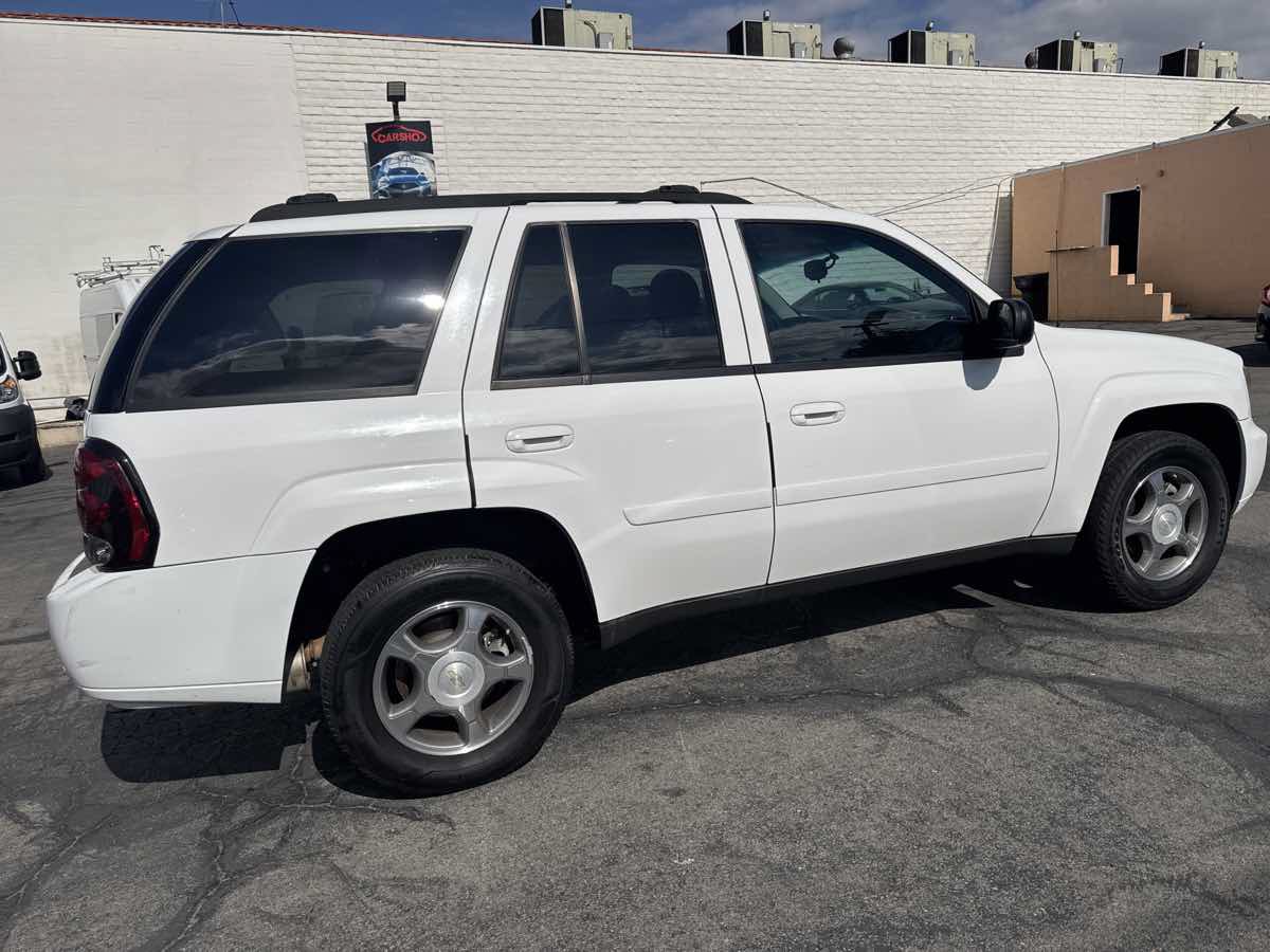 Used 2009 Chevrolet TrailBlazer LT RWD image 3