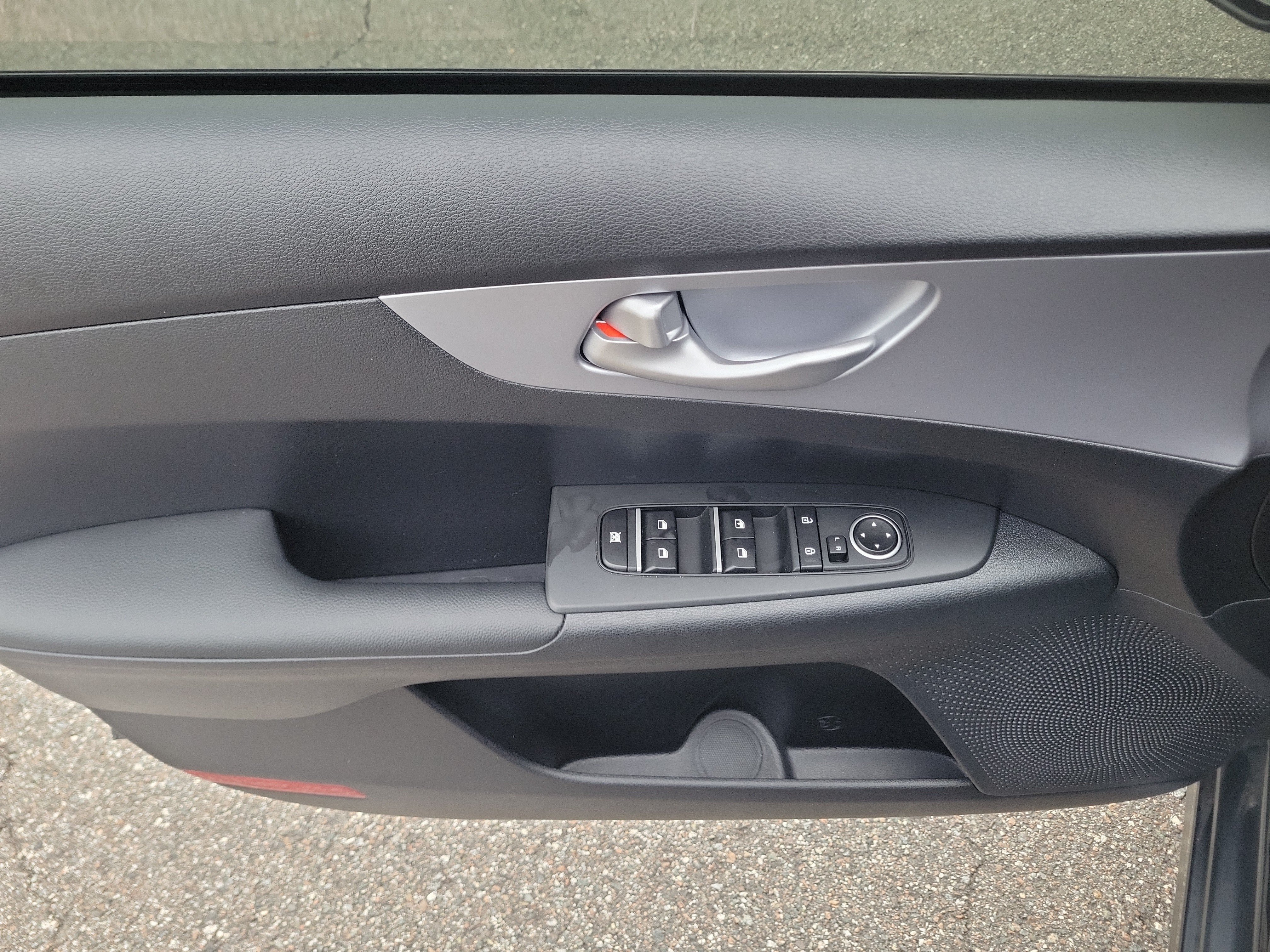 Certified 2024 Kia Forte LXS FWD image 18