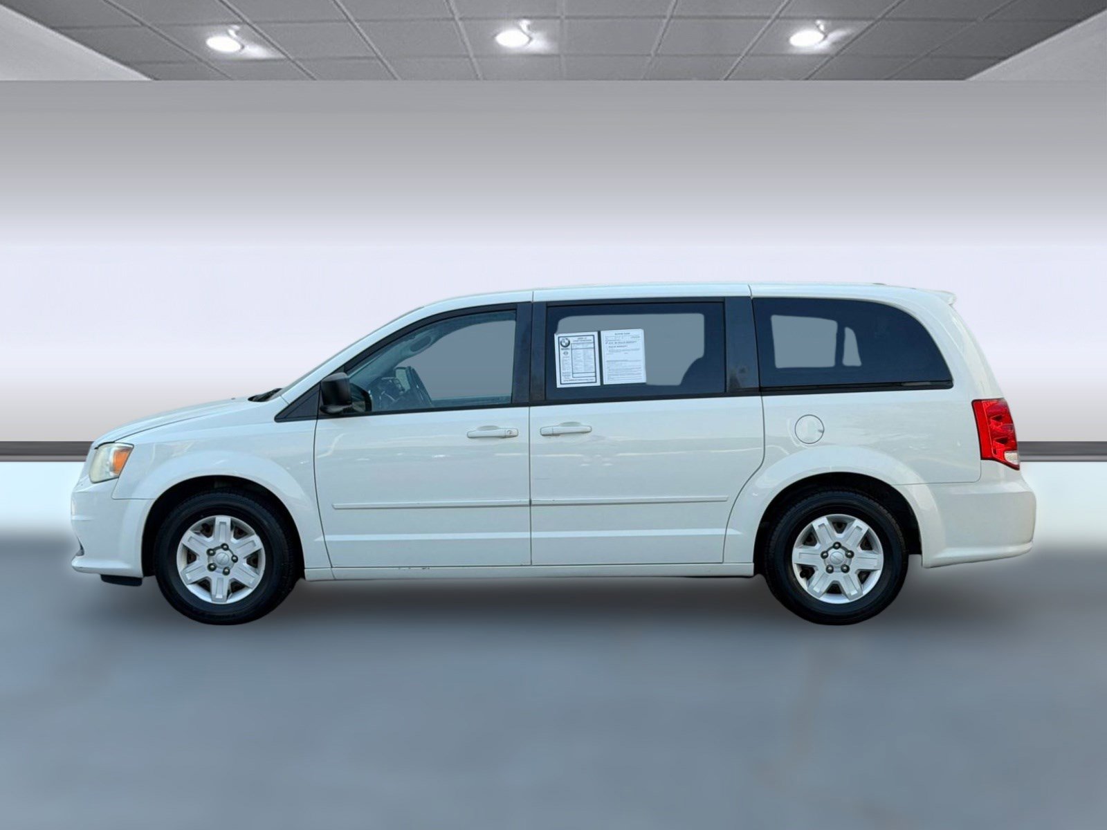 Used 2013 Dodge Grand Caravan SE FWD image 2