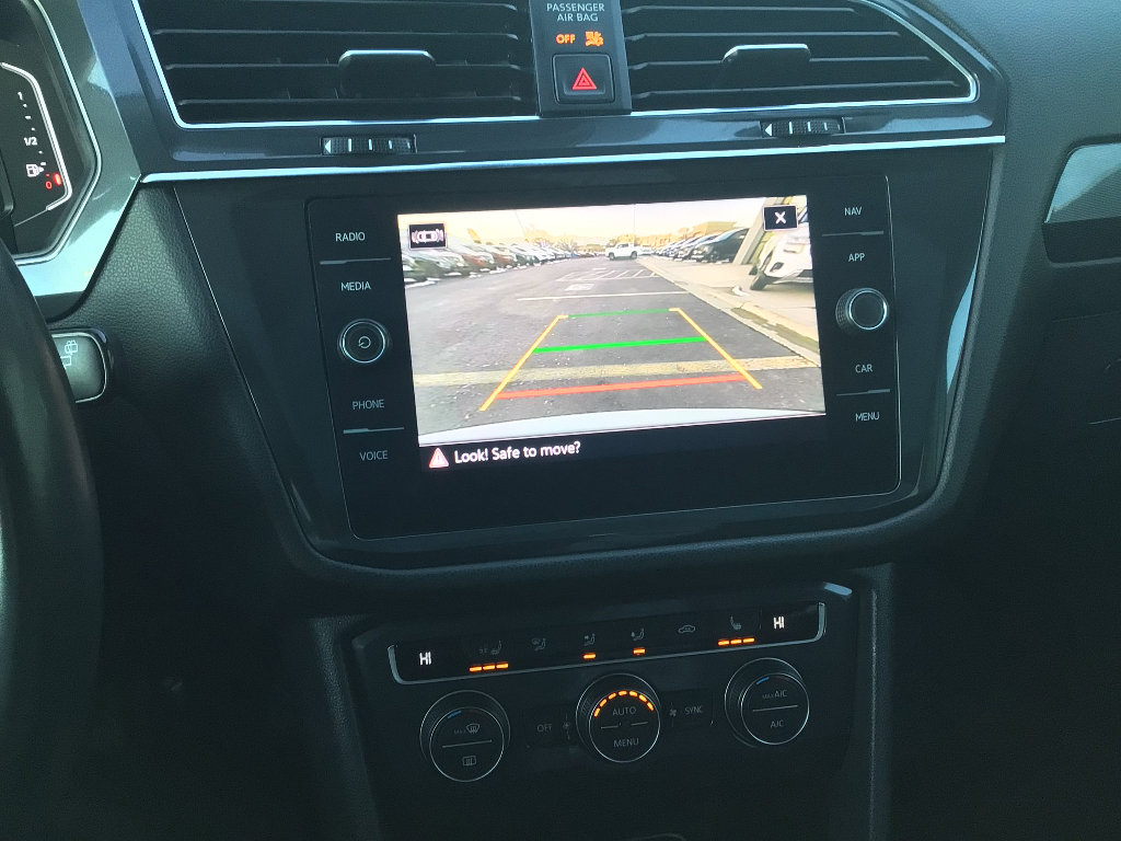 Used 2021 Volkswagen Tiguan SEL Premium R-Line image 10