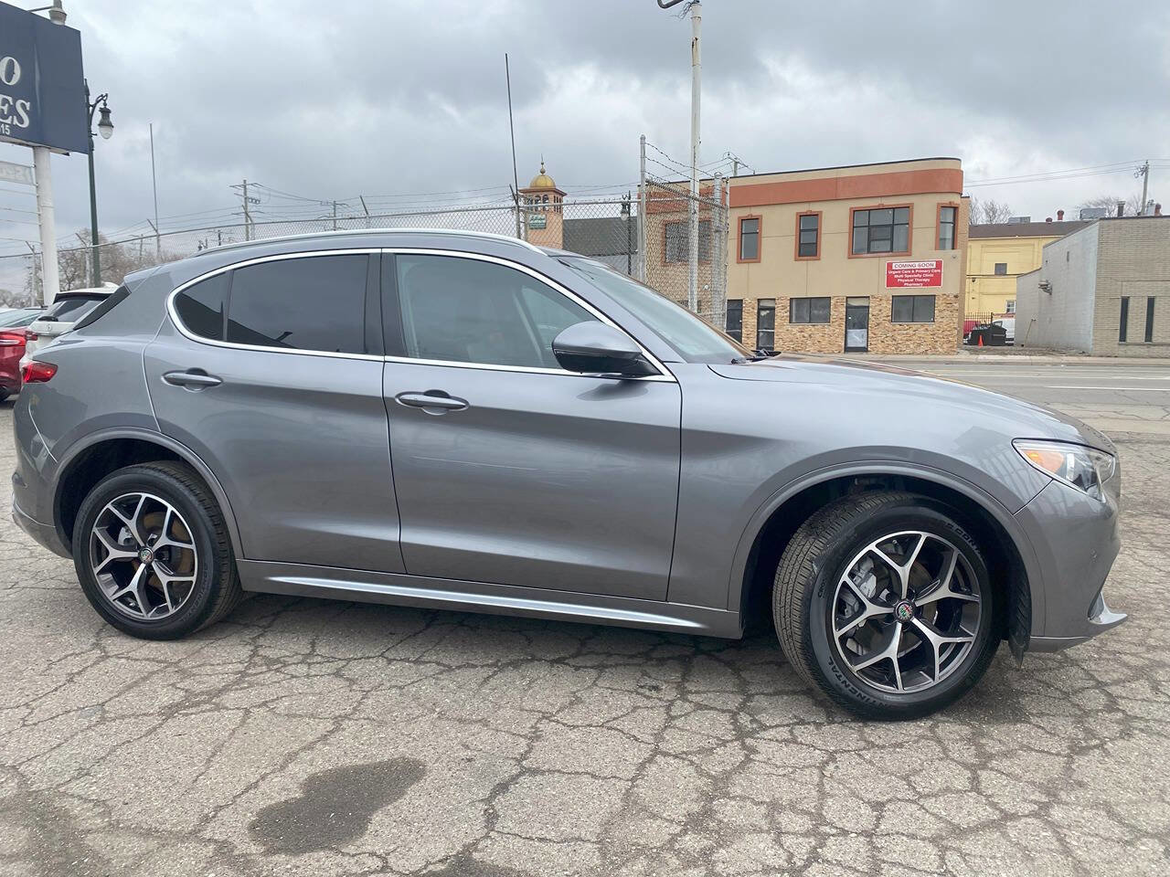 Used 2021 Alfa Romeo Stelvio Ti image 8