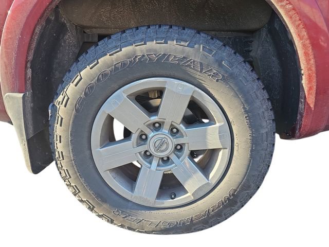 Used 2015 Nissan Titan SV w/ SV Value Truck Package image 9