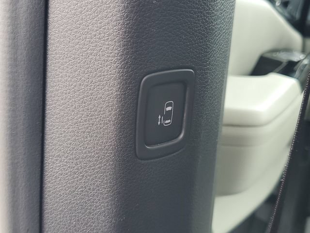 Certified 2024 Kia Carnival SX Prestige FWD image 12