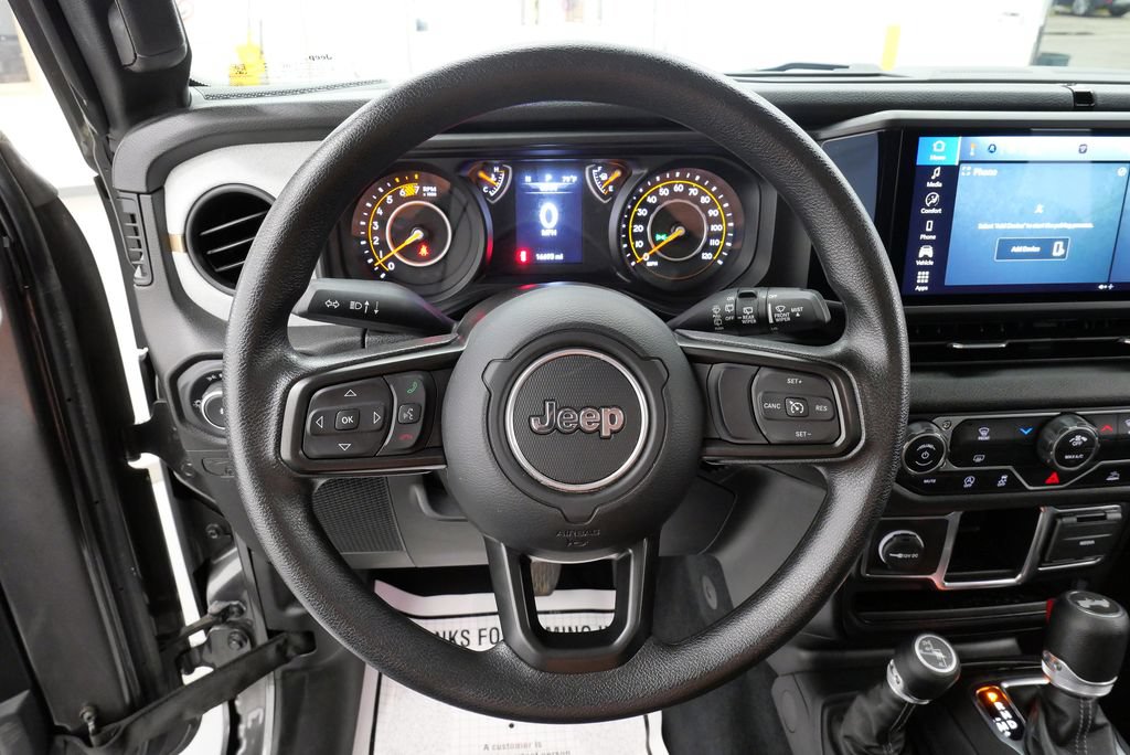 Used 2024 Jeep Wrangler Sport AWD/4WD image 18