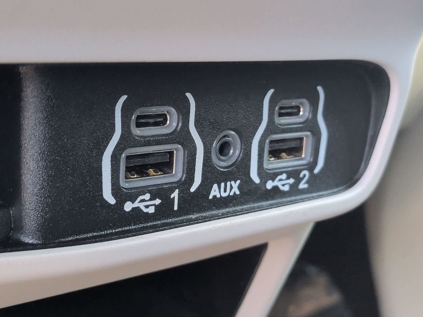 Certified 2023 Chrysler Pacifica Touring-L AWD/4WD image 30