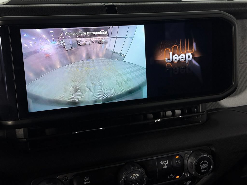 Used 2024 Jeep Wrangler Unlimited AWD/4WD image 19