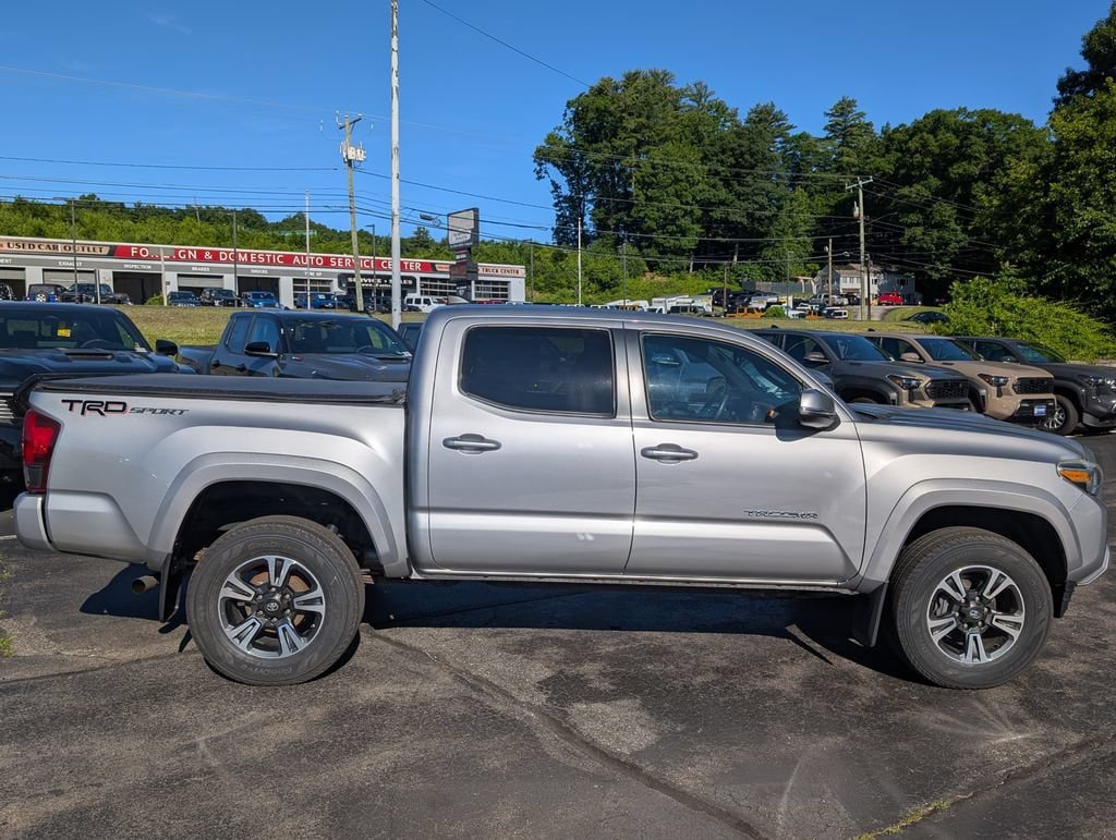Certified 2018 Toyota Tacoma TRD Sport RWD image 9
