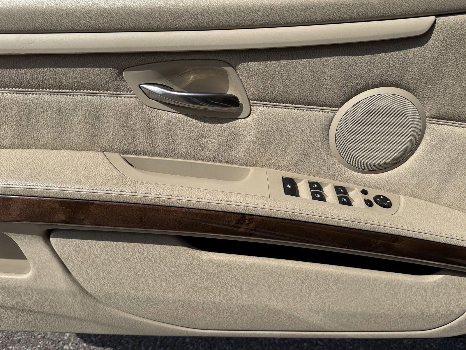 Used 2008 BMW 335i Convertible image 17