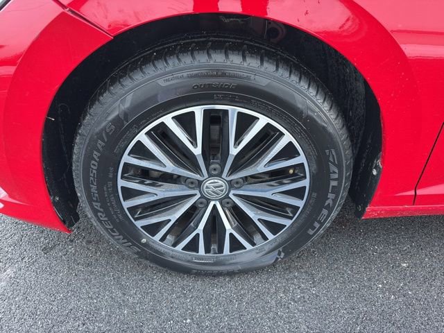 Certified 2019 Volkswagen Jetta SE image 28