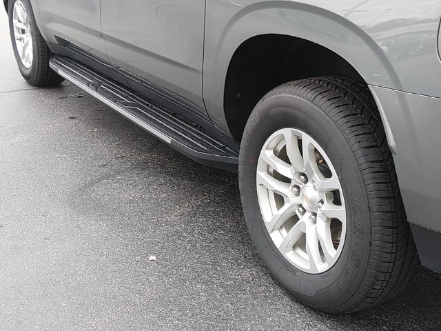 Used 2024 Chevrolet Suburban LT AWD/4WD image 17