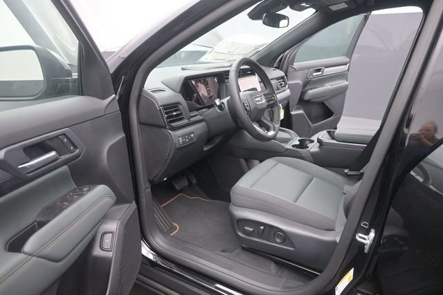 New 2026 GMC Terrain AT4 w/ LPO, Black Badging Package AWD/4WD image 9