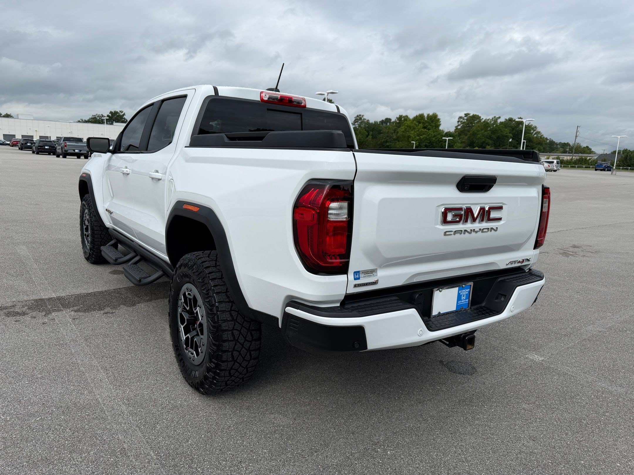 Used 2023 GMC Canyon AT4X w/ Edition 1 AWD/4WD image 3