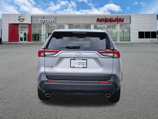 Used 2025 Toyota RAV4 XLE FWD image 5