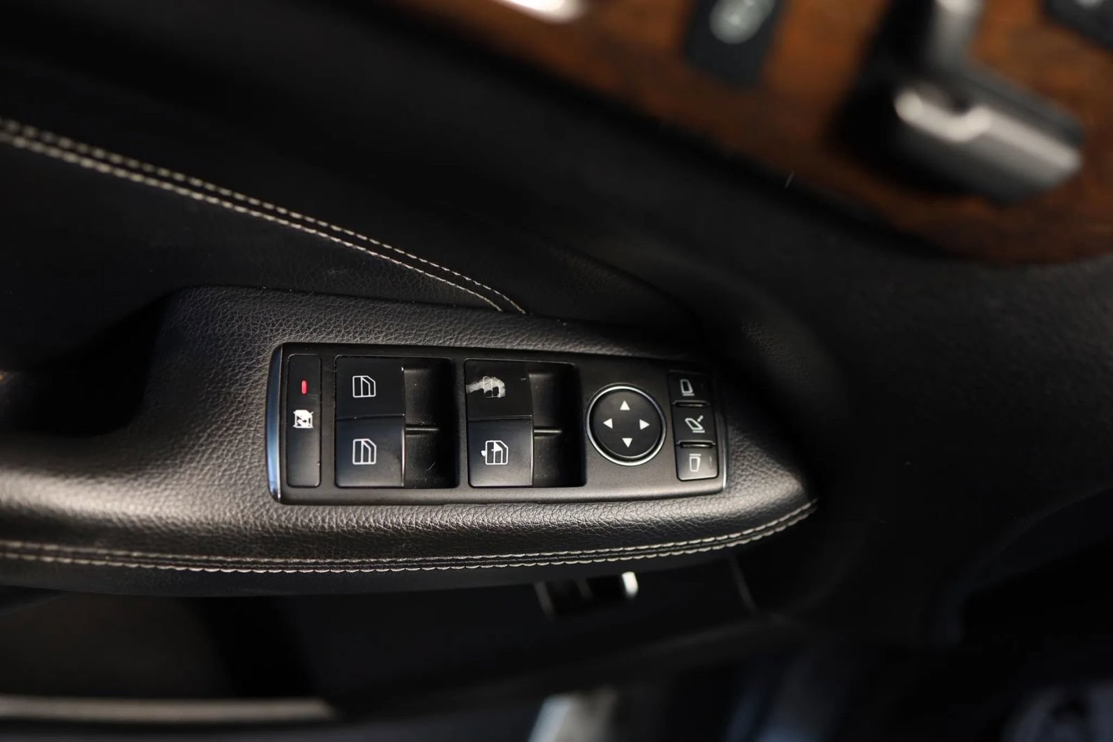 Used 2012 Mercedes-Benz ML 350 4MATIC image 11