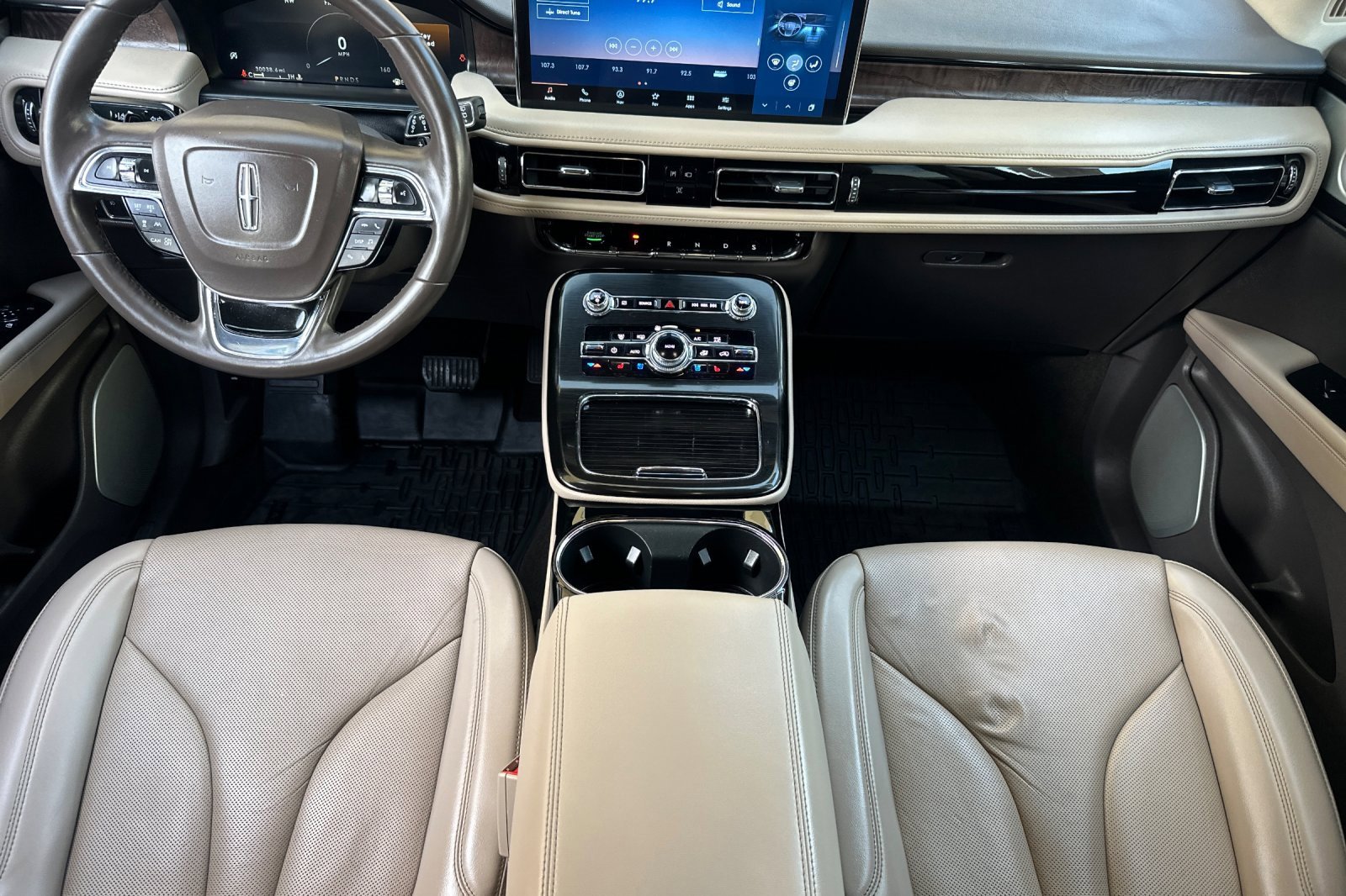 Used 2022 Lincoln Nautilus Reserve w/ Equipment Group 202A image 12