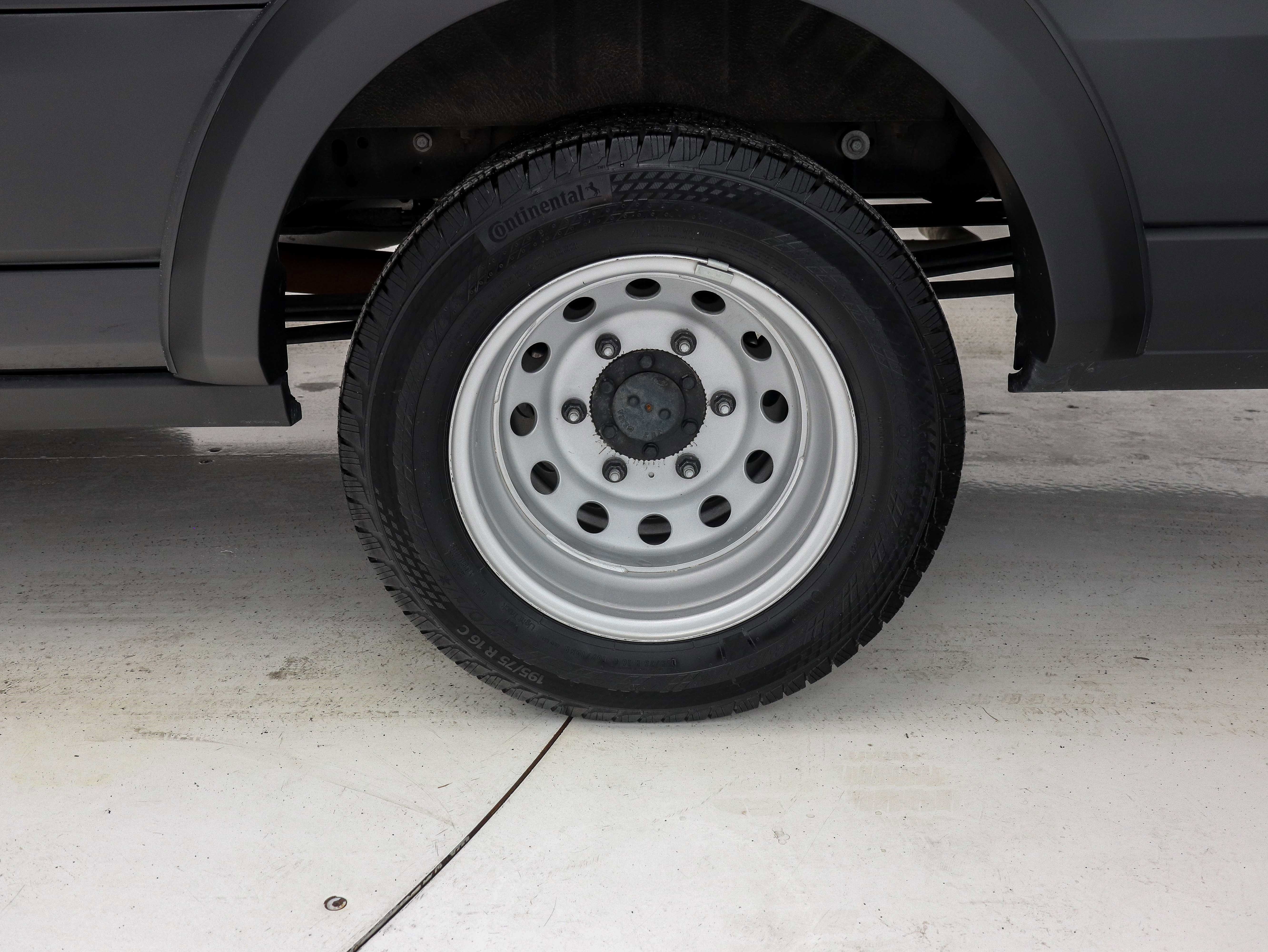 Used 2023 Ford Transit 350 XLT image 27