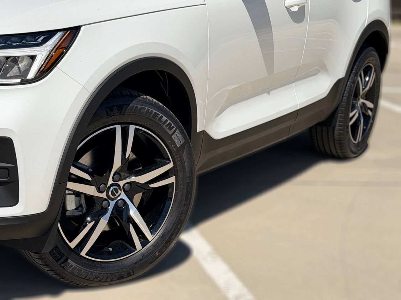New 2026 Volvo XC40 B5 Core w/ Protection Package Premier AWD/4WD image 7