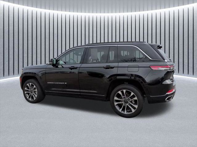 Certified 2024 Jeep Grand Cherokee Overland w/ Luxury Tech Group IV AWD/4WD image 13