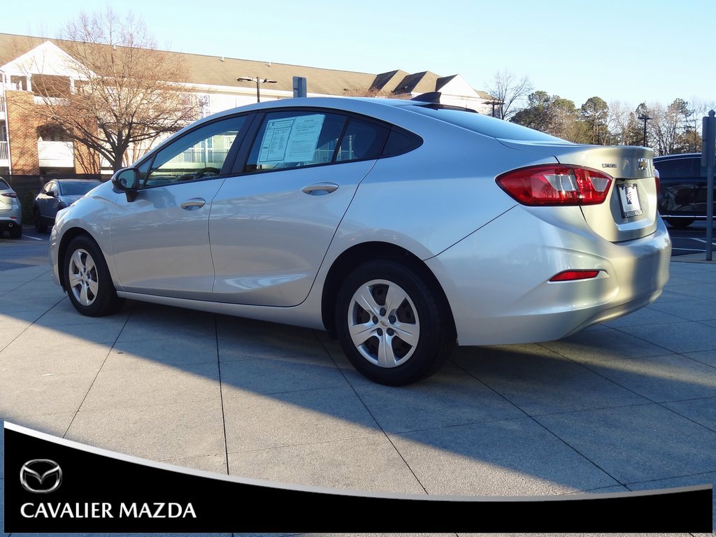 Used 2018 Chevrolet Cruze LS image 5