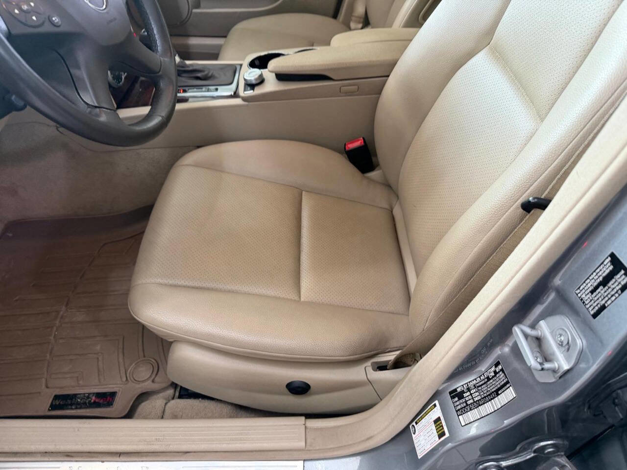 Used 2010 Mercedes-Benz C 300 Luxury image 18