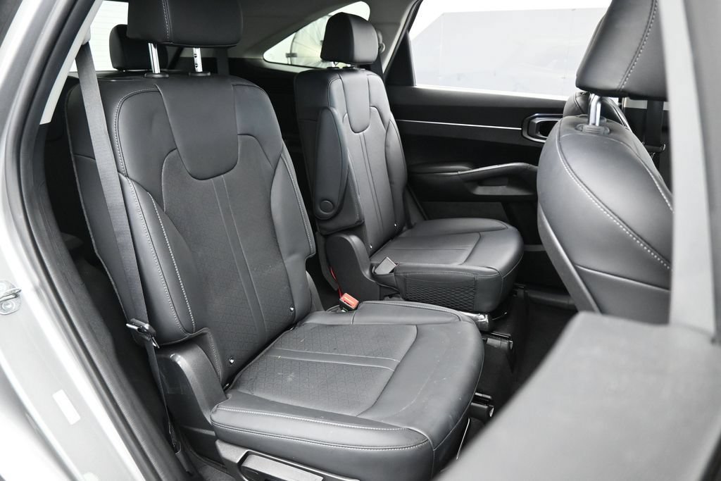 Used 2023 Kia Sorento EX w/ Panoramic Sunroof Package FWD image 49