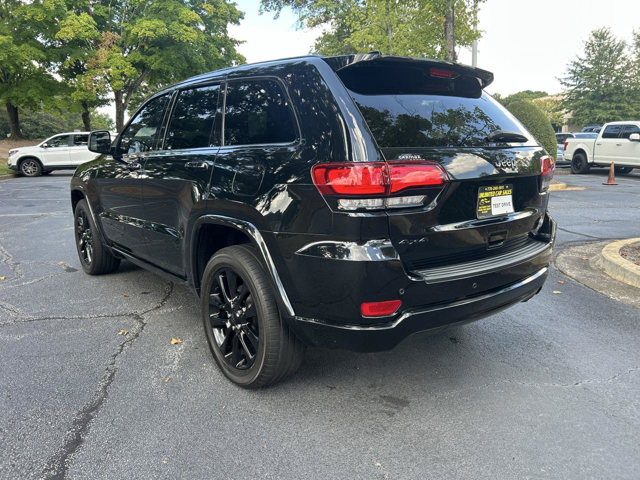 Used 2021 Jeep Grand Cherokee Laredo X AWD/4WD image 3