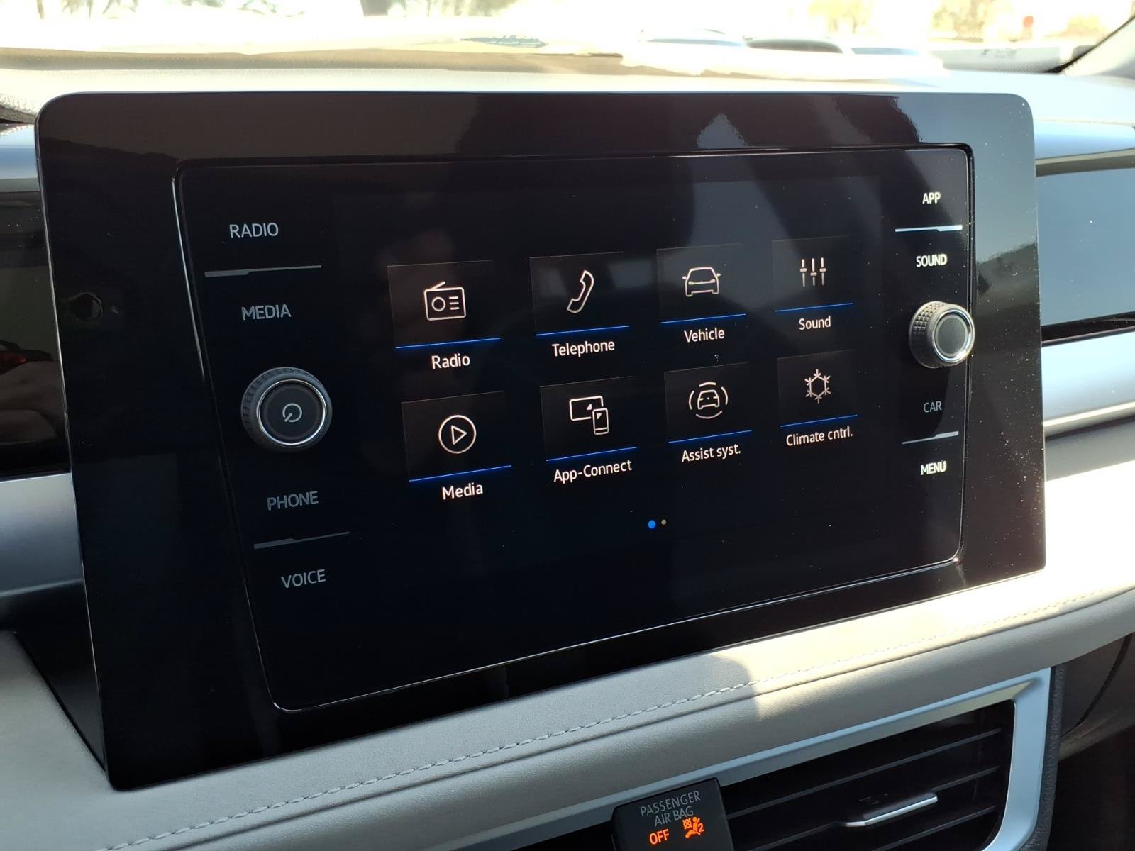 New 2026 Volkswagen Taos SE FWD image 19