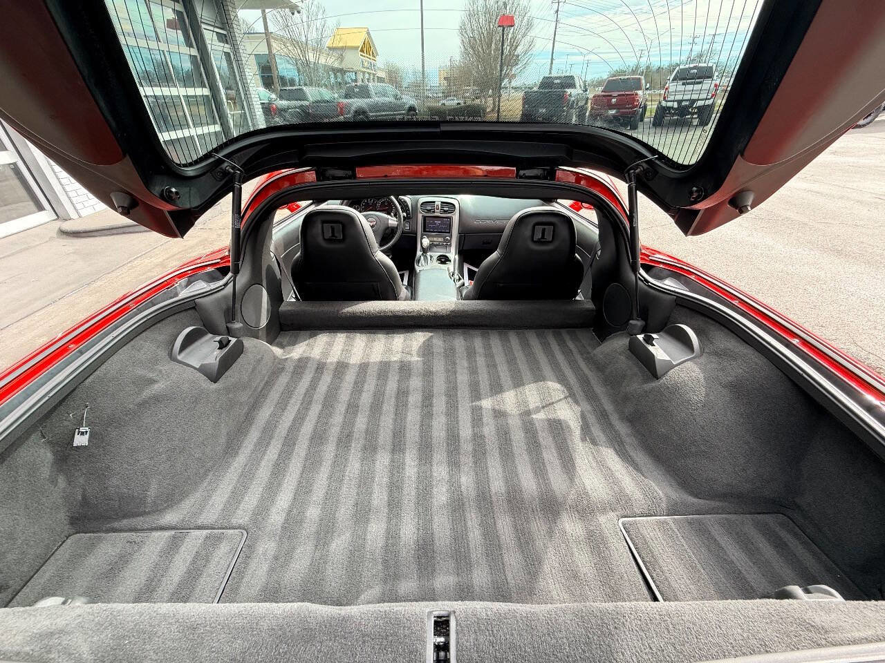 Used 2006 Chevrolet Corvette Coupe w/ Performance Package image 31