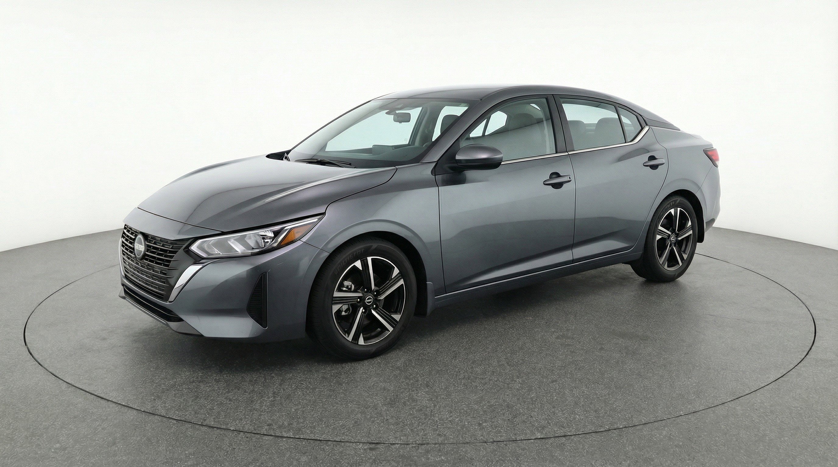 Used 2025 Nissan Sentra SV image 3