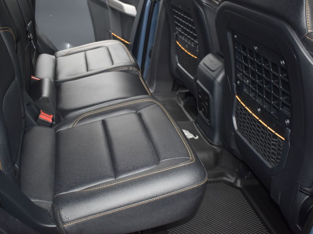 Used 2023 Ford Bronco Badlands w/ Sasquatch Package AWD/4WD image 19