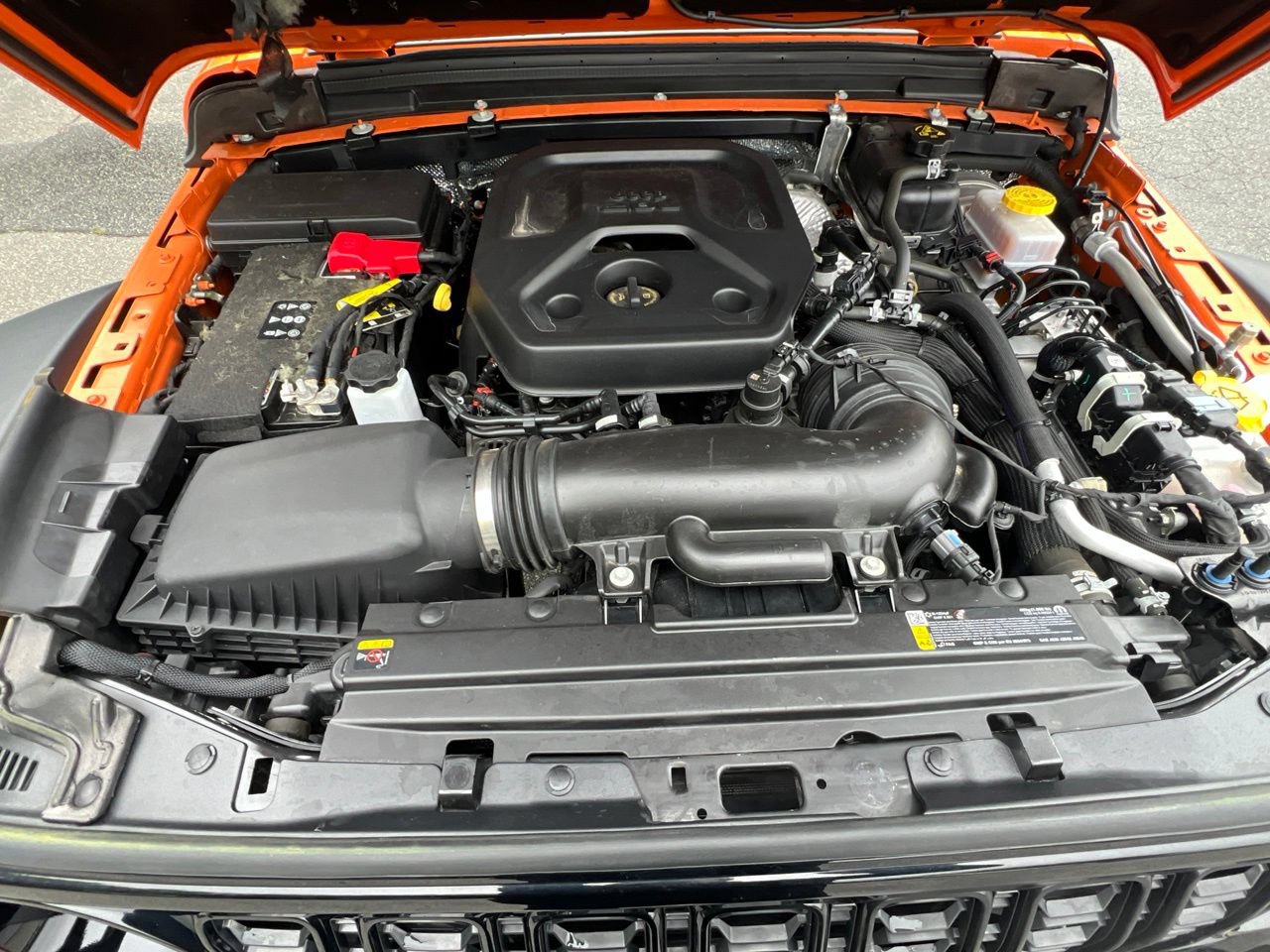 Used 2025 Jeep Wrangler Sport AWD/4WD image 9