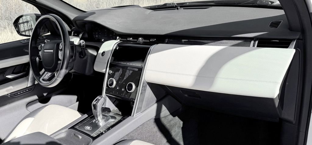 Used 2020 Land Rover Discovery Sport S R-Dynamic image 29