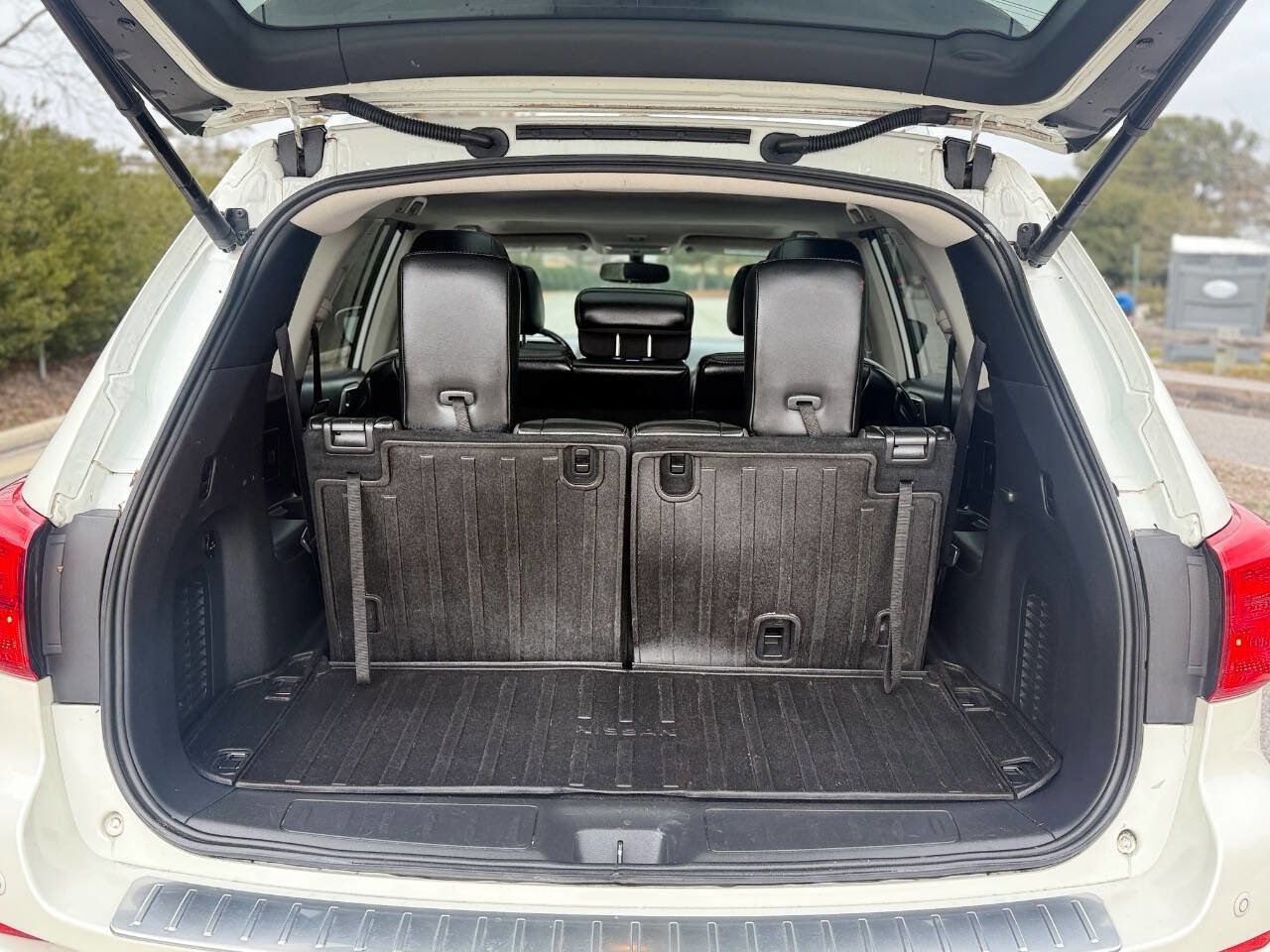 Used 2017 Nissan Pathfinder SL w/ SL Premium Package image 10