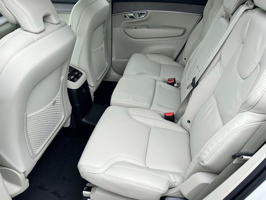 New 2026 Volvo XC90 T8 Ultra w/ Protection Package Premier AWD/4WD image 7