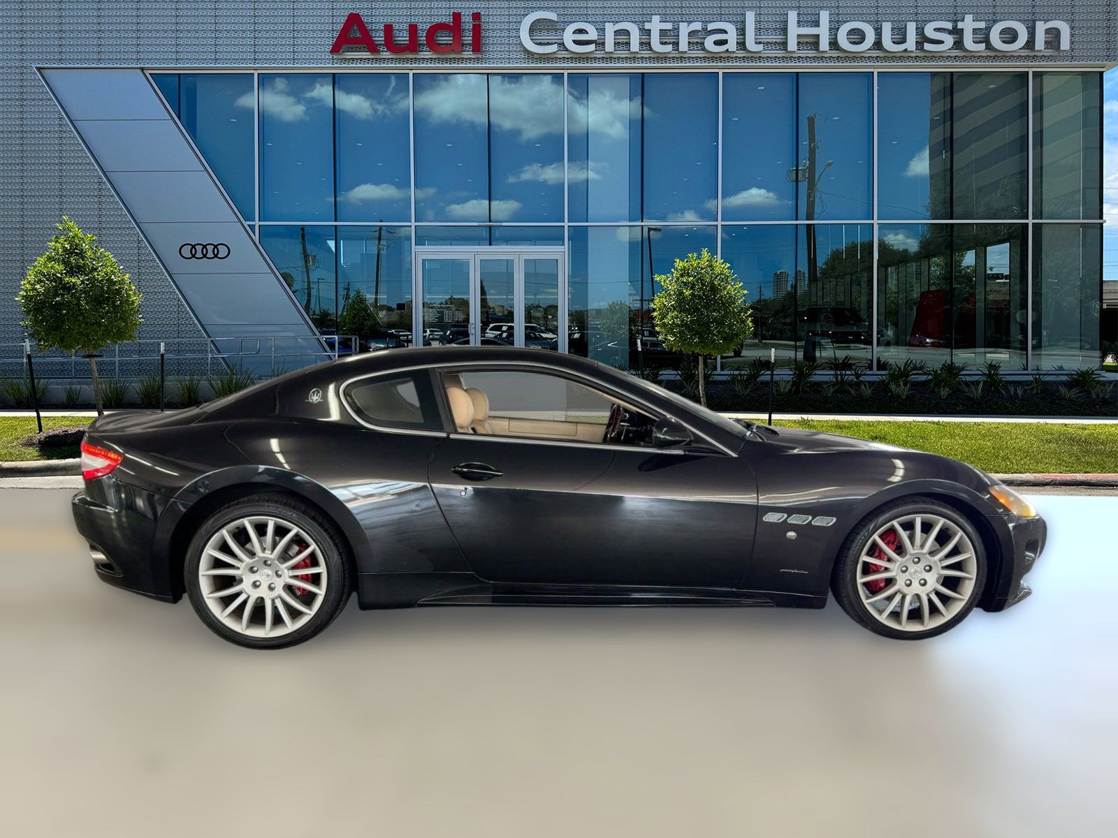 Used 2012 Maserati GranTurismo S image 8