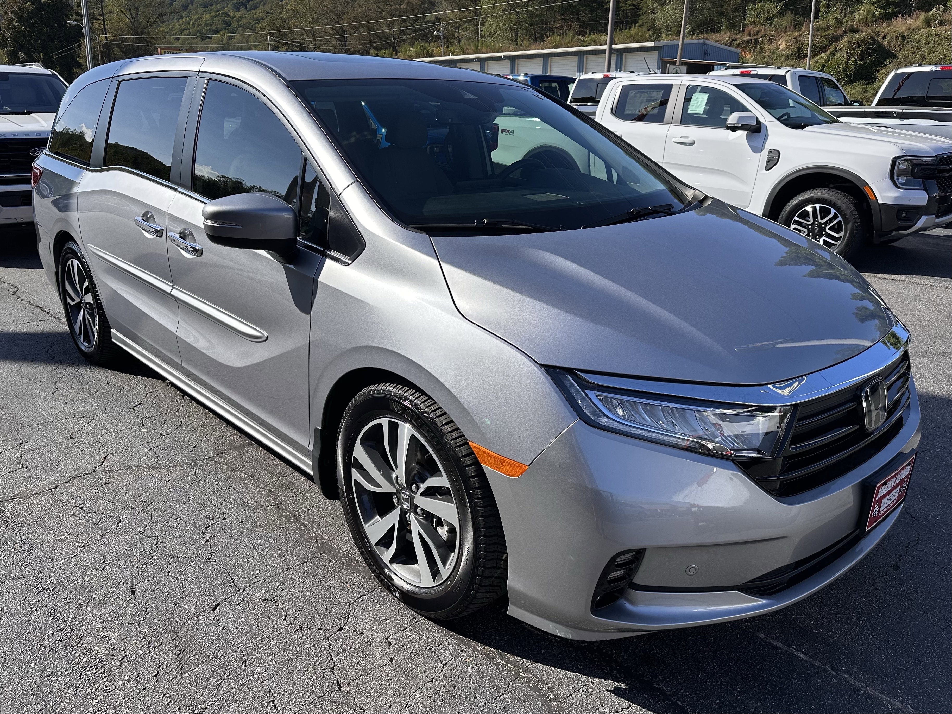 Used 2023 Honda Odyssey Touring image 4