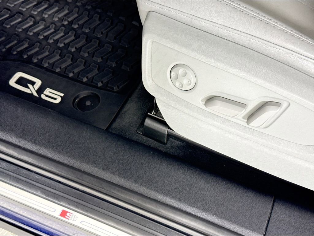 Used 2022 Audi Q5 2.0T Premium Plus image 18