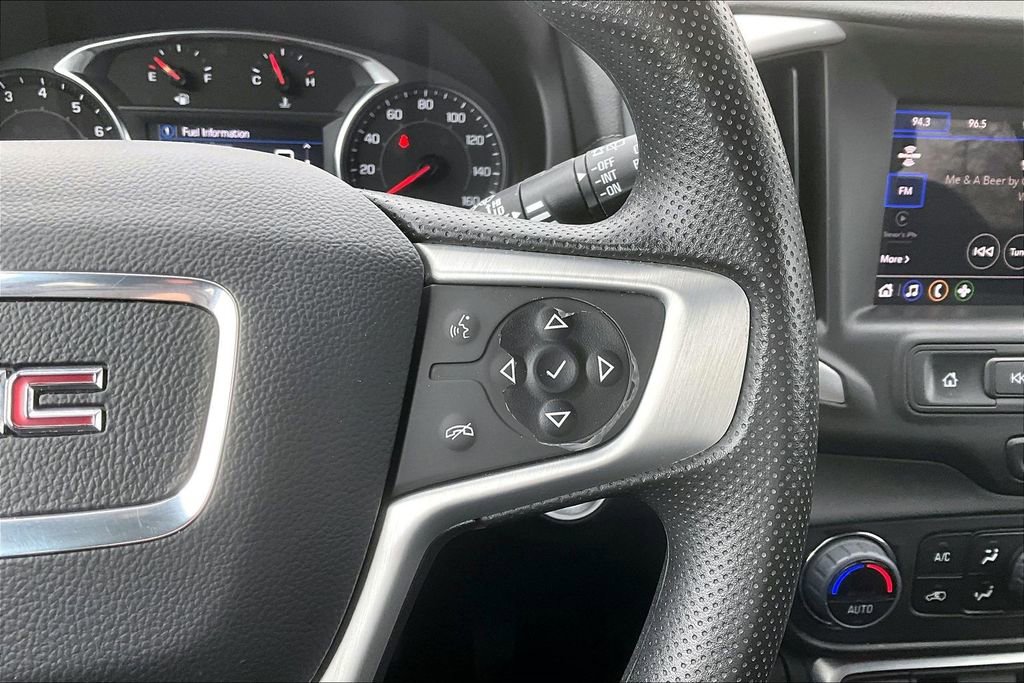 Used 2024 GMC Terrain SLE w/ Driver Convenience Package image 20