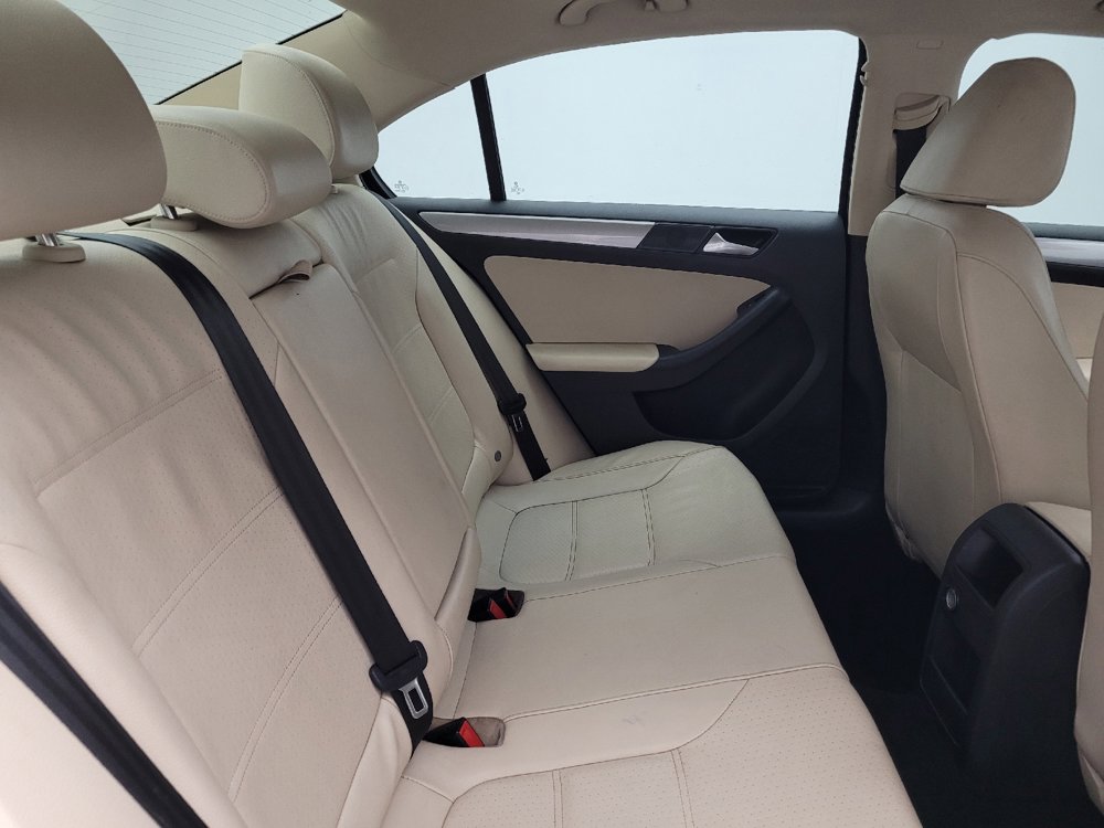 Used 2017 Volkswagen Jetta SE FWD image 19