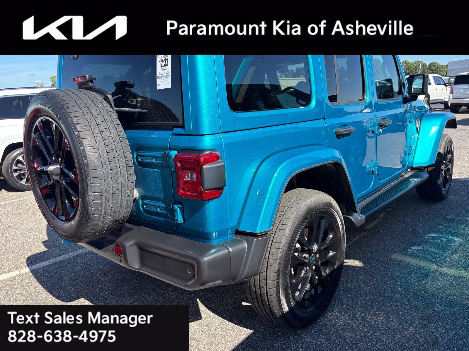 Used 2024 Jeep Wrangler Unlimited Sahara w/ Technology Group AWD/4WD image 5