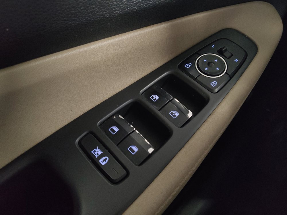 Used 2019 Hyundai Santa Fe SEL w/ Cargo Package FWD image 27