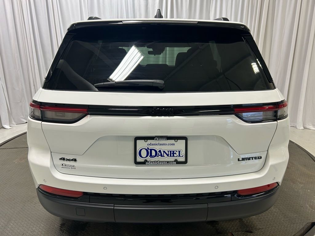 New 2025 Jeep Grand Cherokee Limited w/ Black Appearance Package image 28