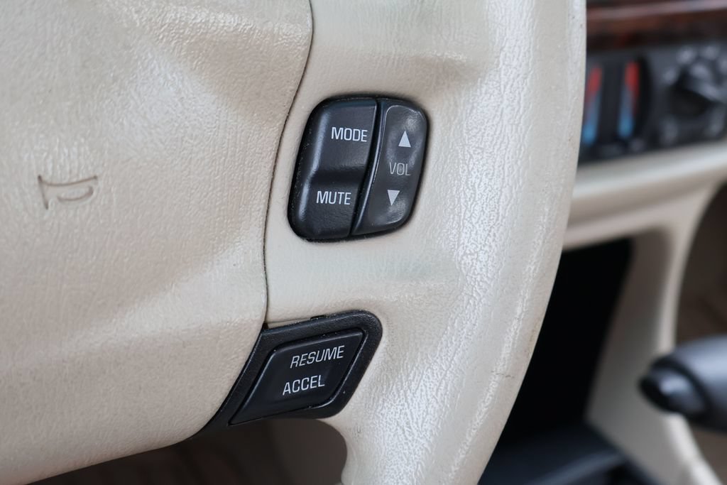 Used 2002 Chevrolet Impala LS w/ Preferred Equipment Group FWD image 24