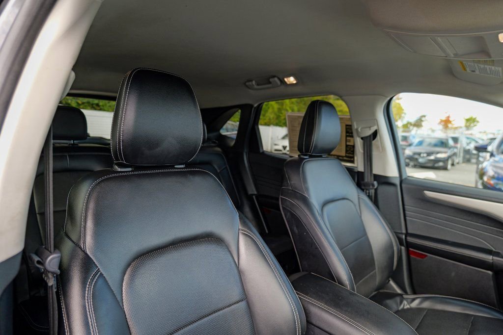 Used 2022 Ford Escape SEL w/ Technology Package image 36