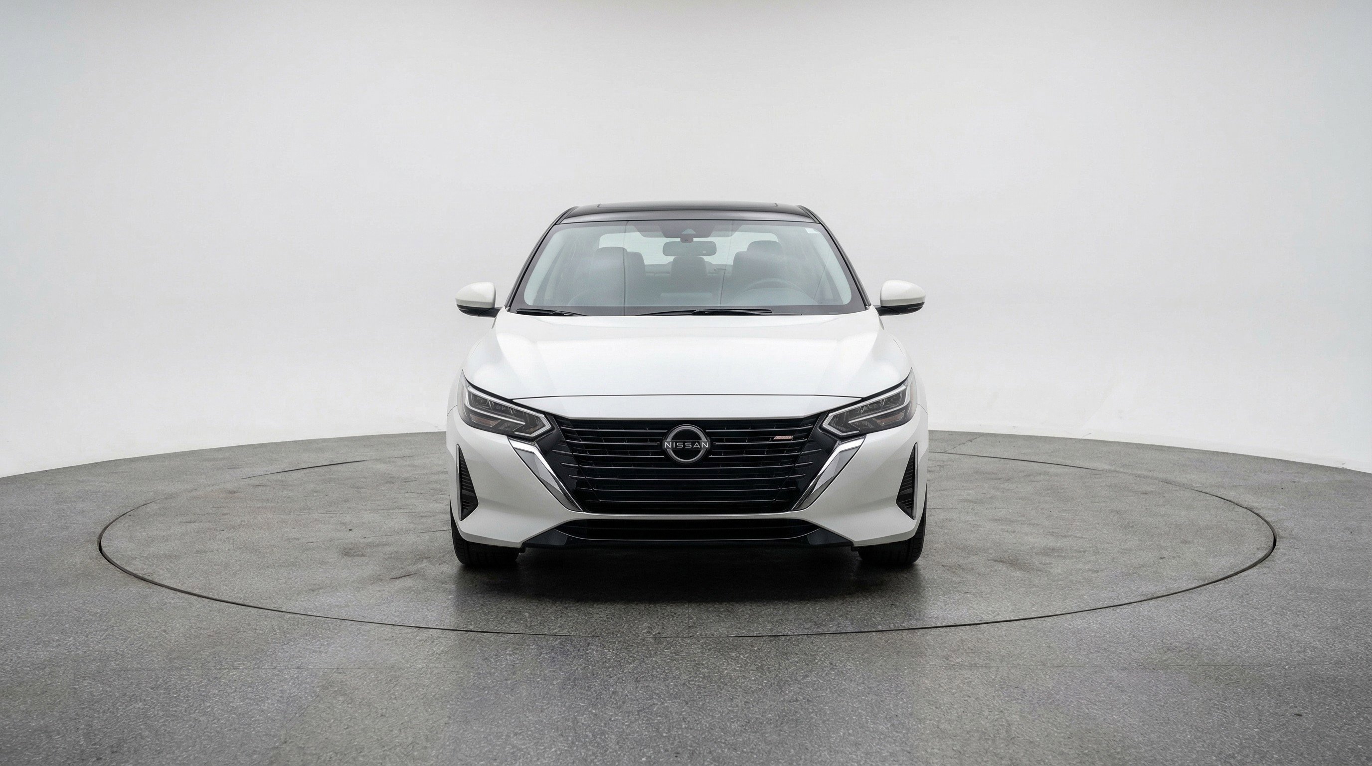 Used 2025 Nissan Sentra SV image 2