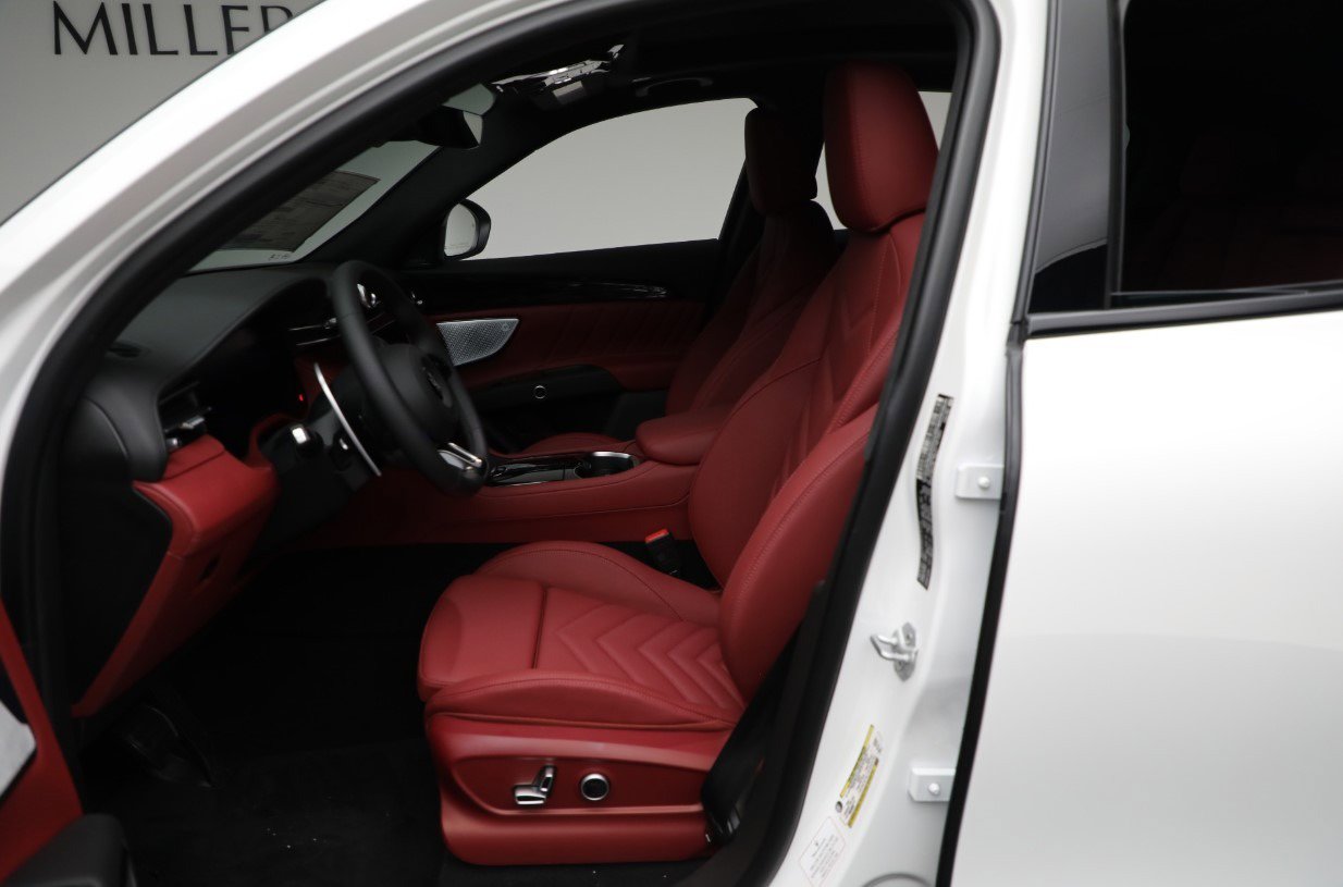 New 2025 Maserati Grecale Modena image 9