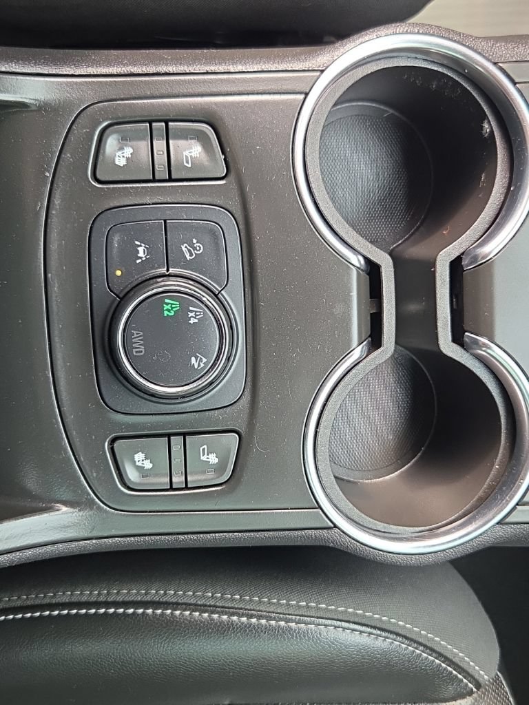 Used 2023 GMC Terrain SLT AWD/4WD image 40