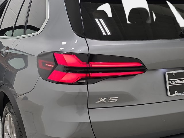 Certified 2024 BMW X5 xDrive40i w/ Premium Package AWD/4WD image 31