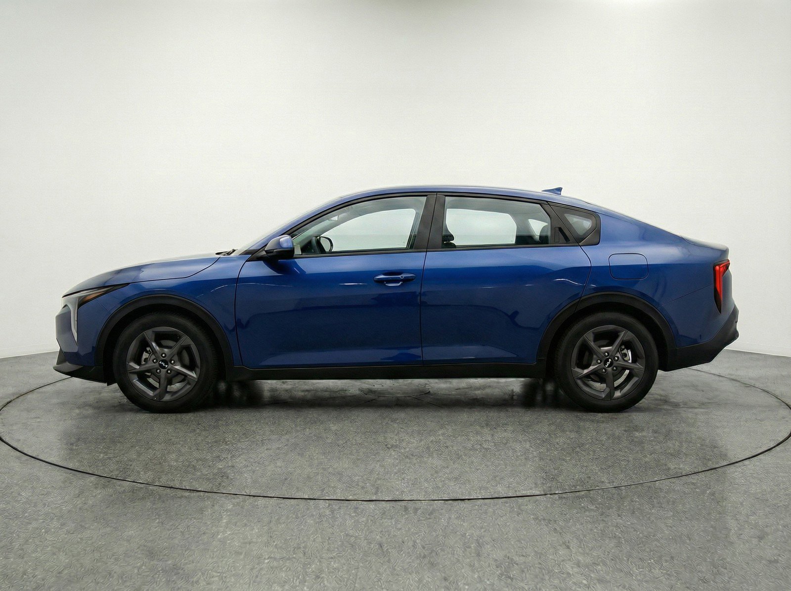 Used 2025 Kia K4 LXS image 5