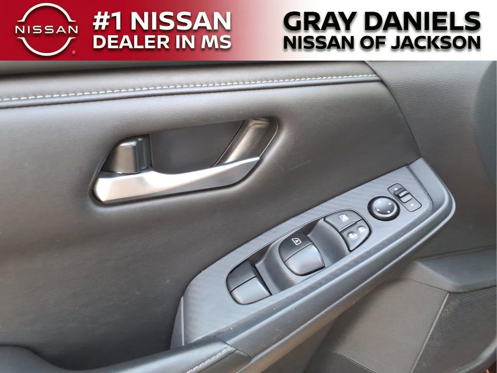 Used 2024 Nissan Sentra SV FWD image 10